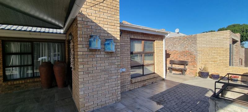 4 Bedroom Property for Sale in Tergniet Western Cape